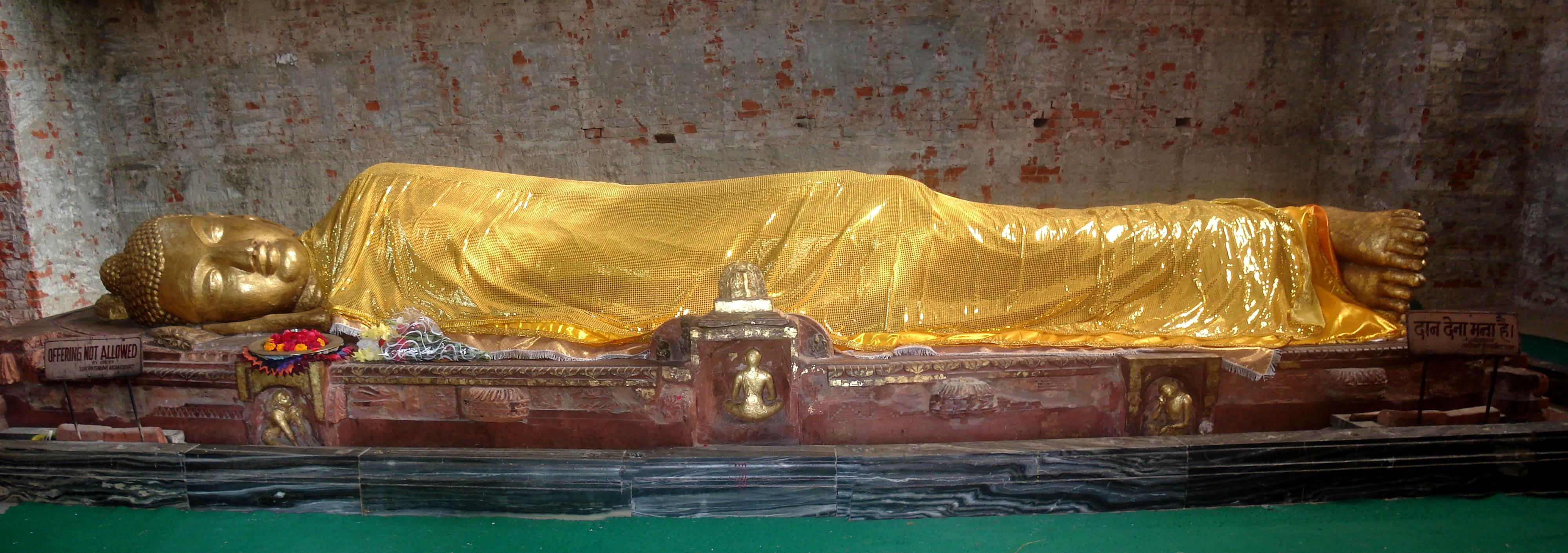 Tượng Phật Nhập Niết Bàn bên trong chùa Đại Bát Niết Bàn tại thành Câu Thi Na | The Lying Statue of the Buddha inside the Kusinagara Stupa